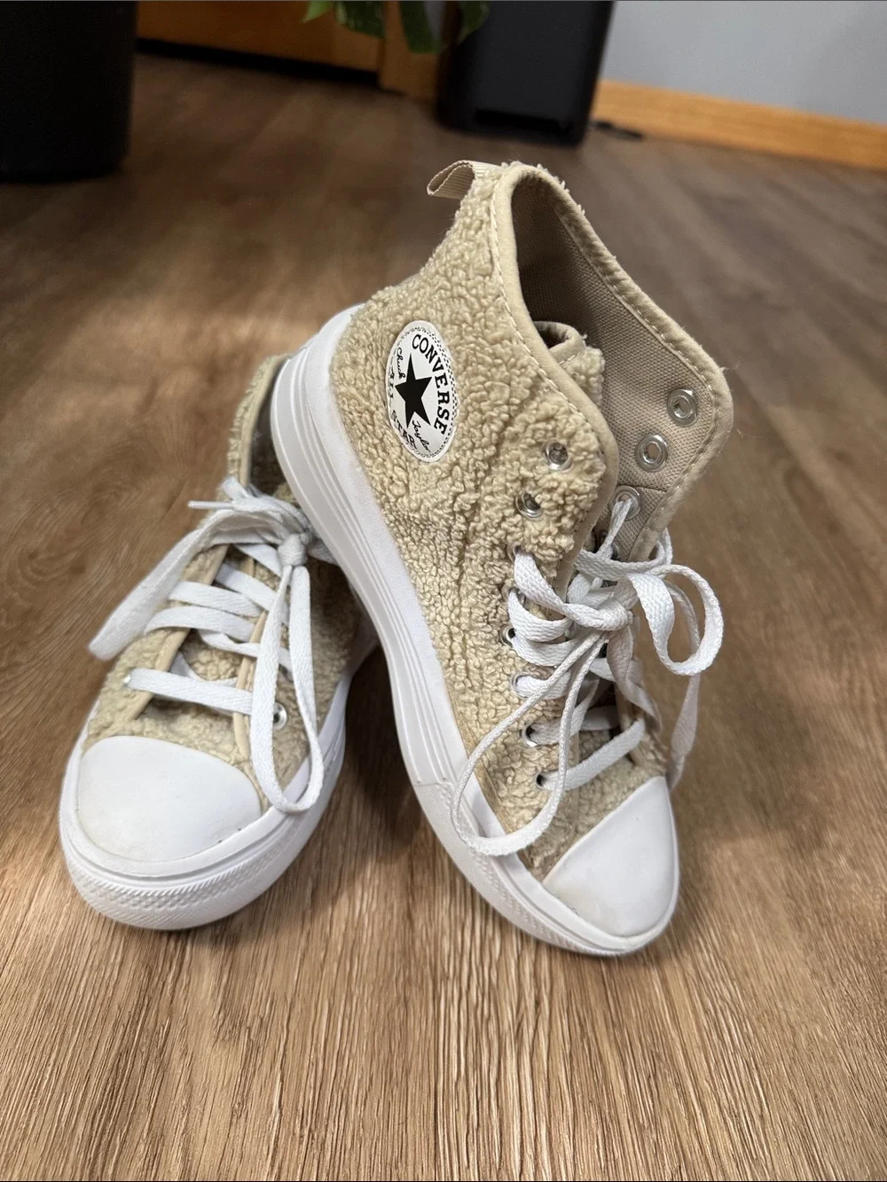 Converse Kids Beige Sherpa Chuck Taylor Platform High-Tops